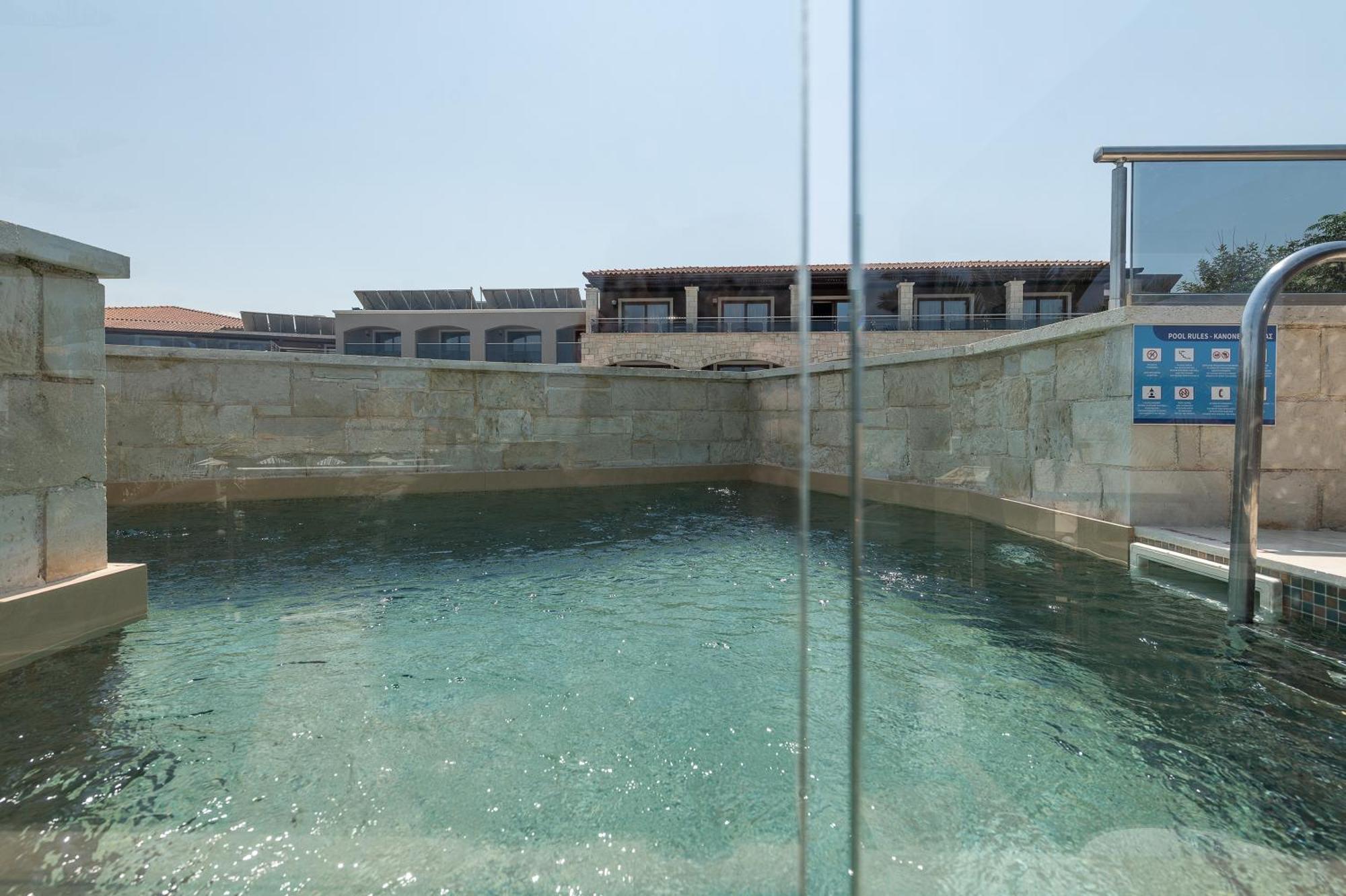 Курортный комплекс Caldera Creta Paradise 4*